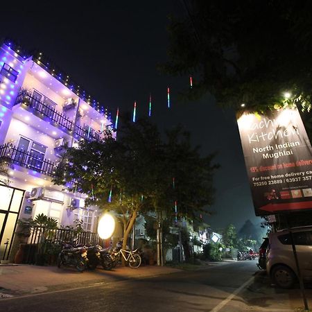 Super Townhouse Kachnar House Vikas Nagar Hotel Hasanganj Exterior foto